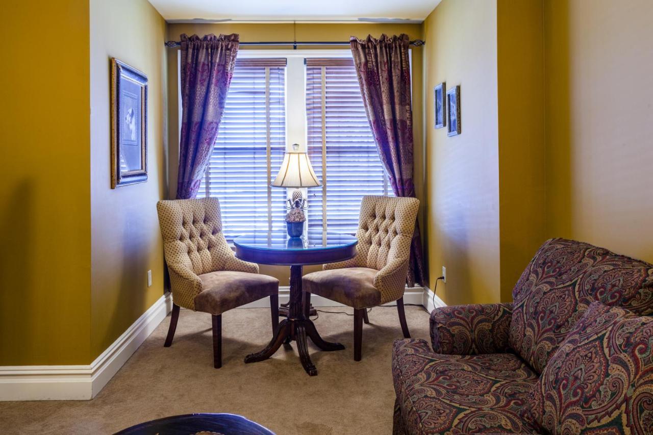 Parlor Suite