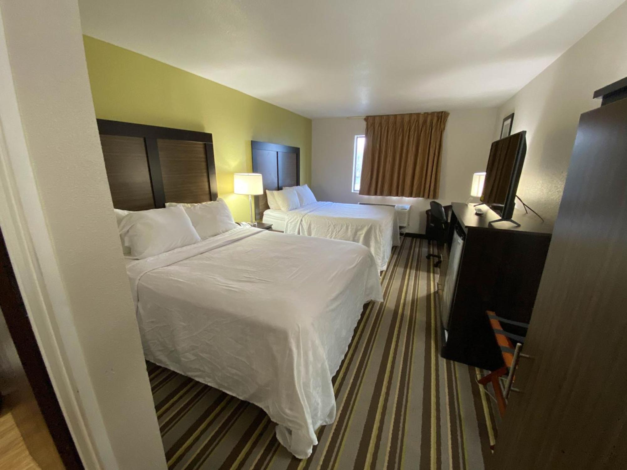 Queen Room Two Queen Beds Non-Smoking