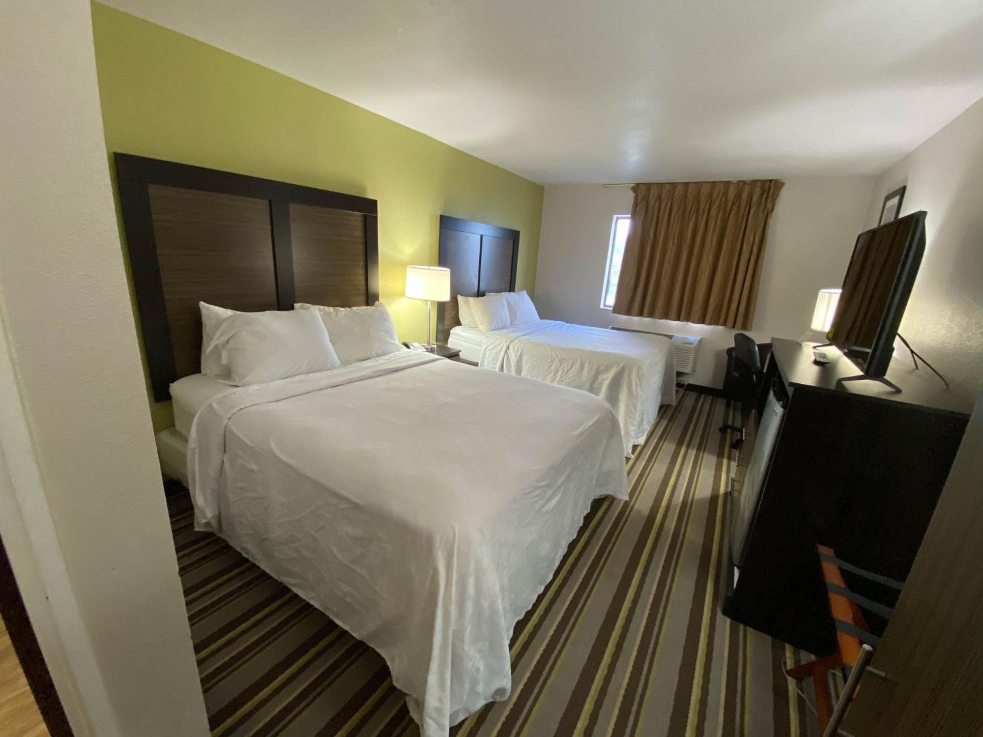 Queen Room Two Queen Beds Non-Smoking