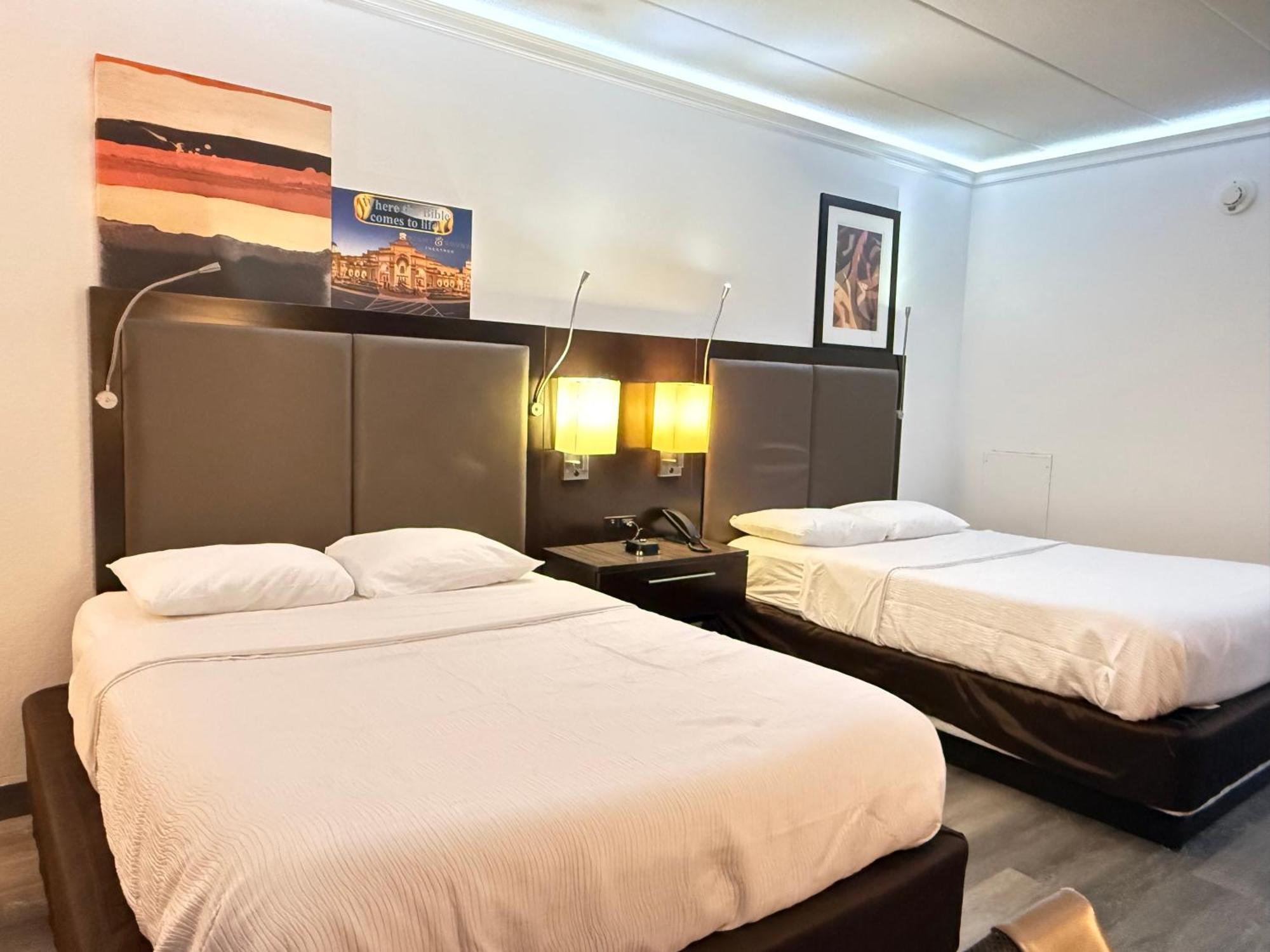 Queen Room Two Queen Beds Non-Smoking