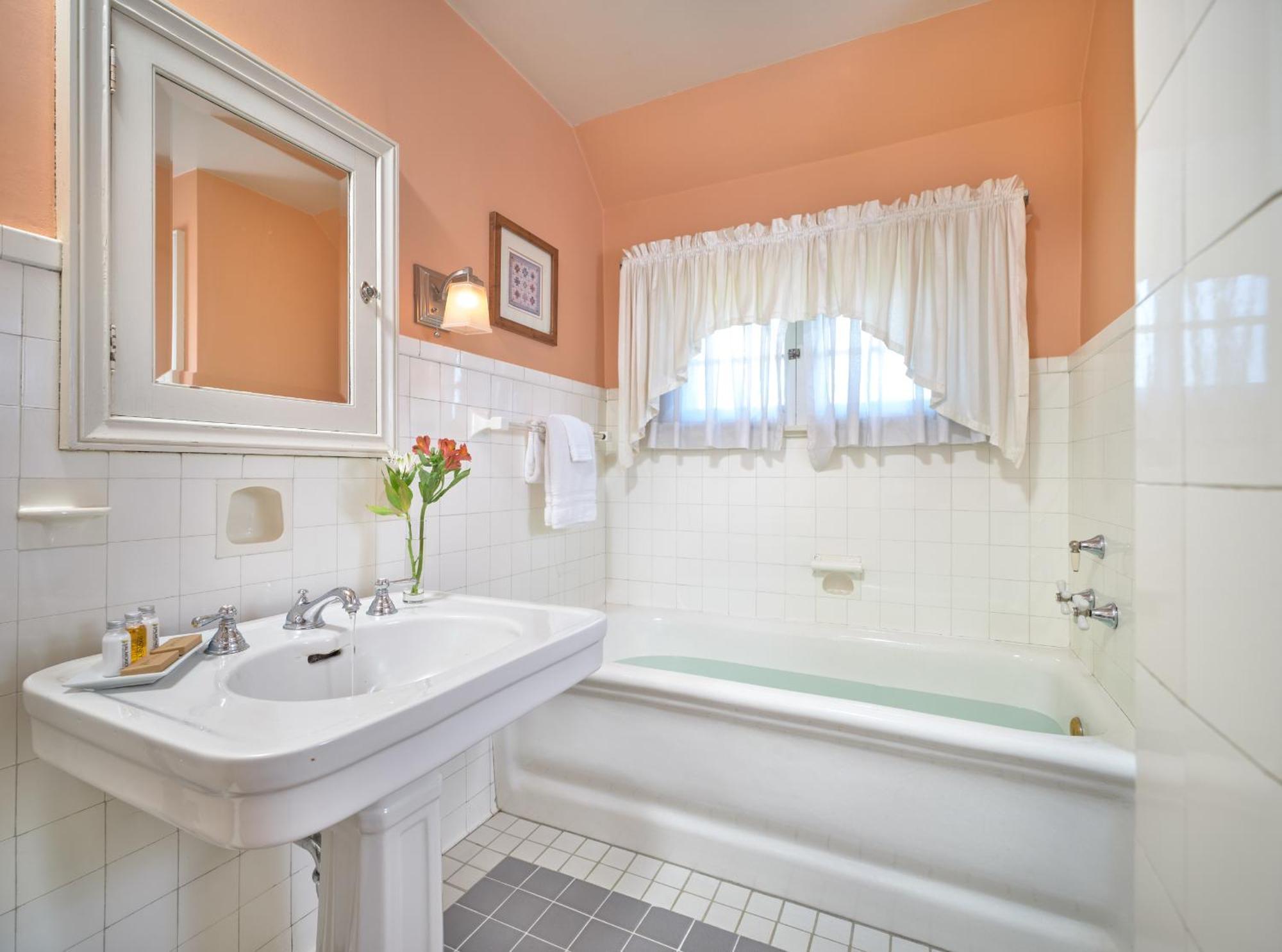 Deluxe Queen Suite,1673966897:JPEG