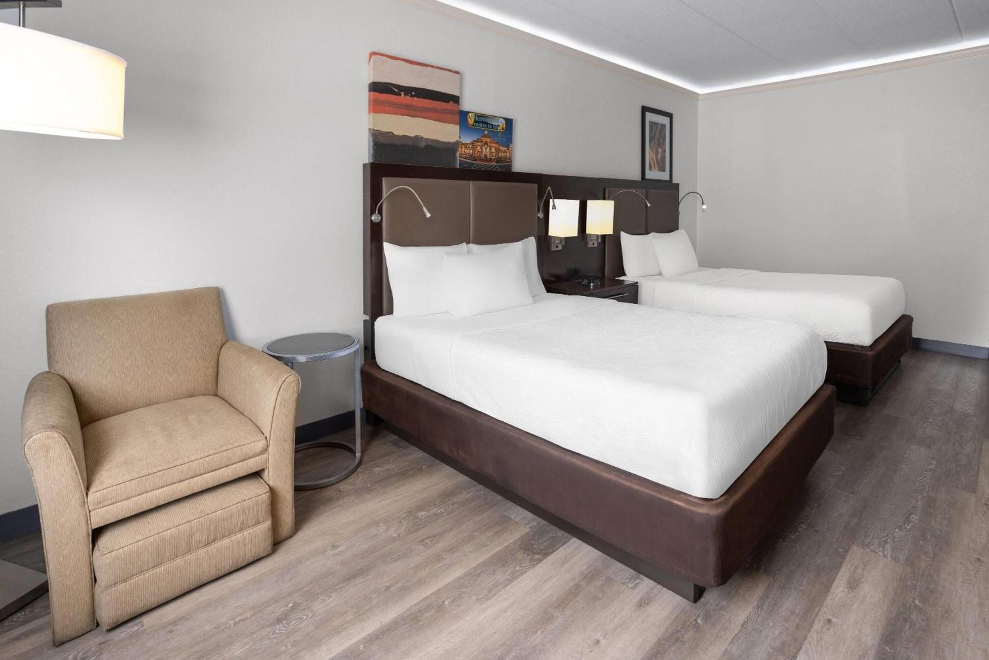 Queen Room Two Queen Beds Non-Smoking