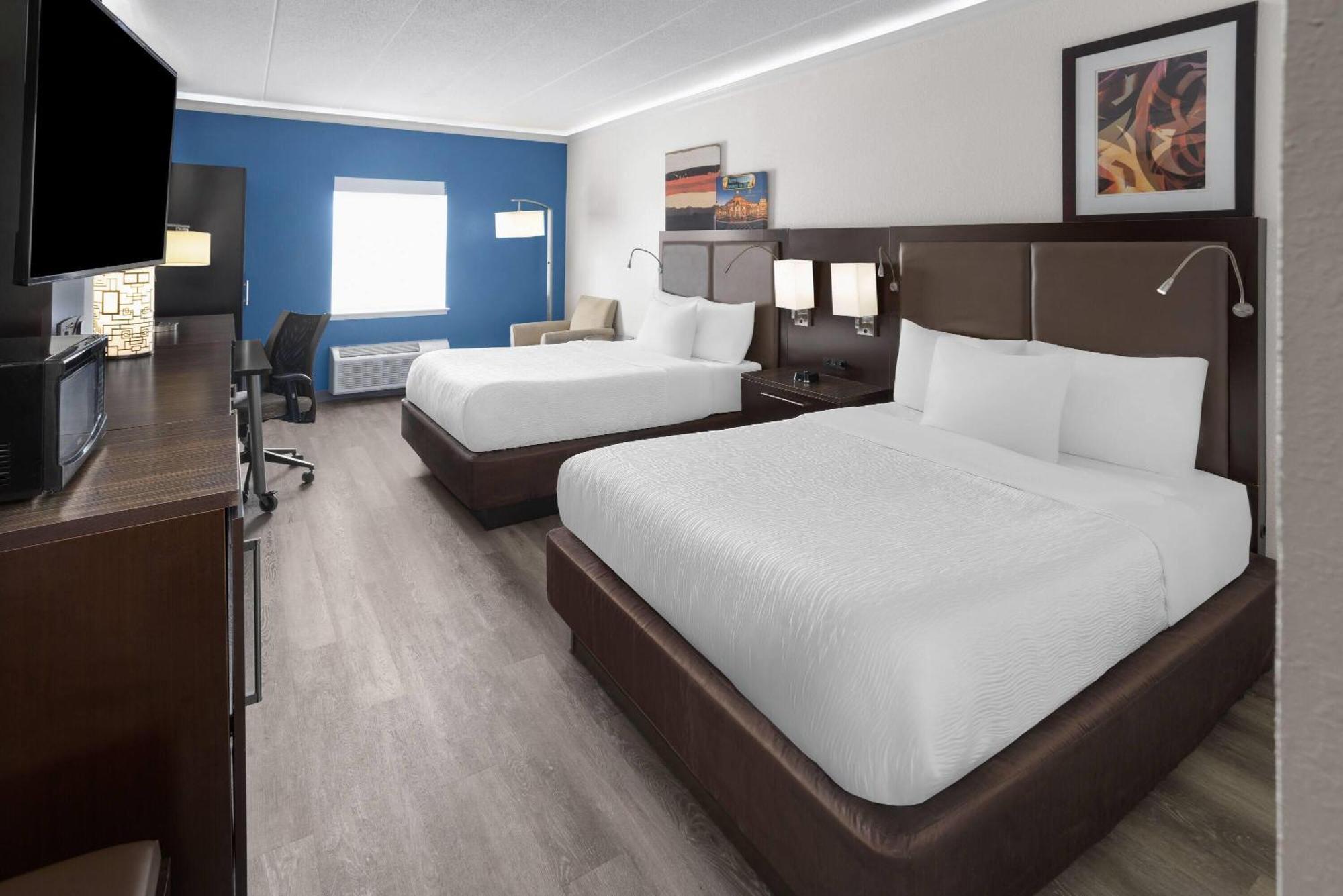 Queen Room Two Queen Beds Non-Smoking