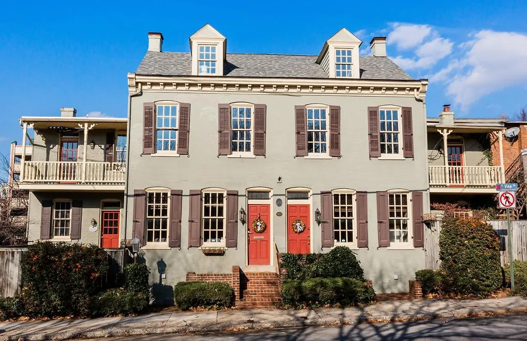 East Vine Street Retreat - Historic 7Br In Dt Lanc Perf 4 Lrg Groups!-1
