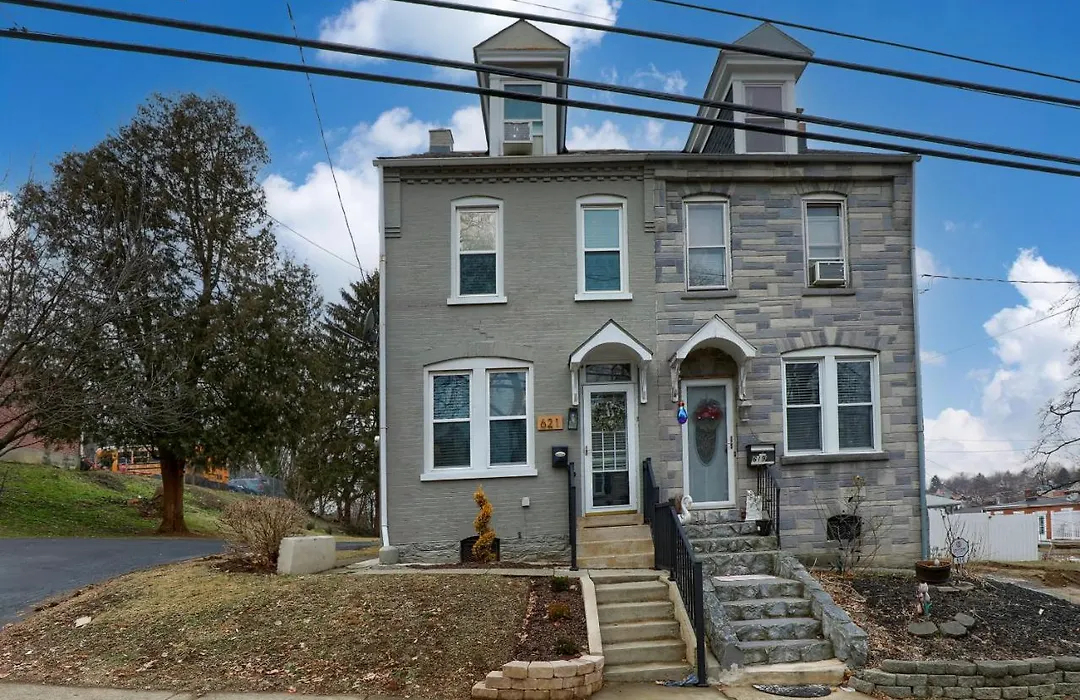 Rare City Home W/ Backyard Fire-Pit & Hot Tub-1