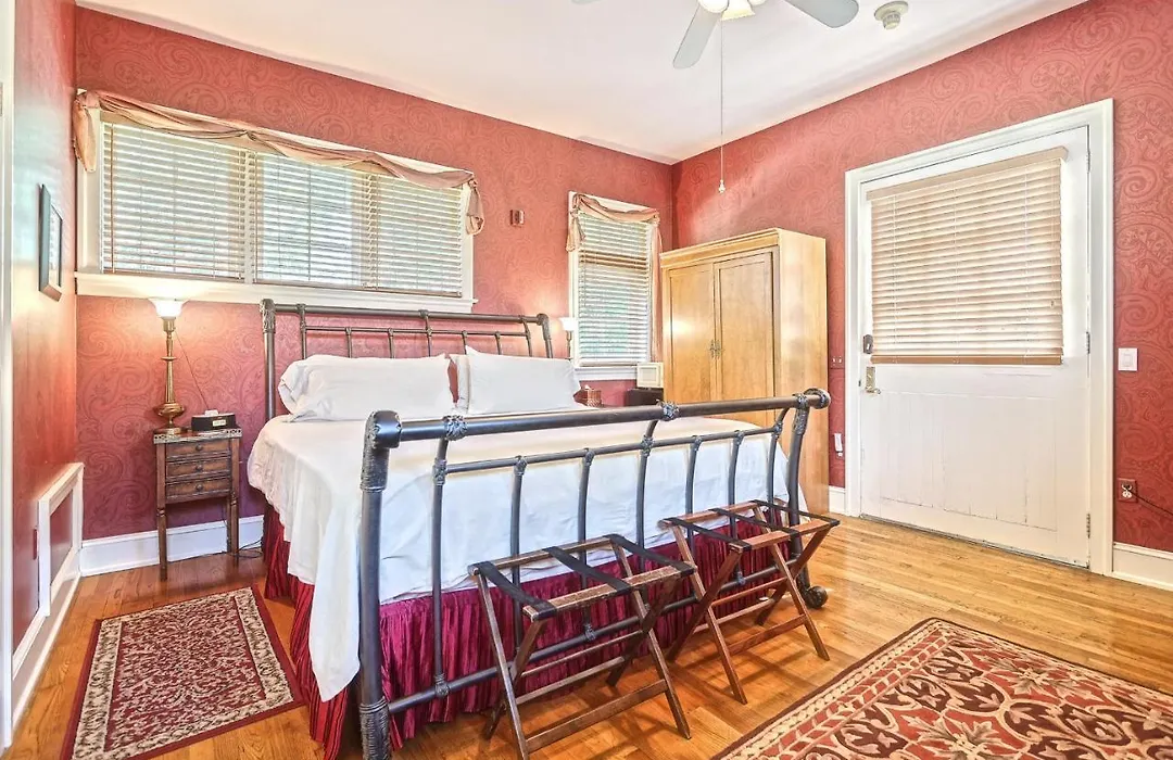 Carriage House At Kings Cottage-1