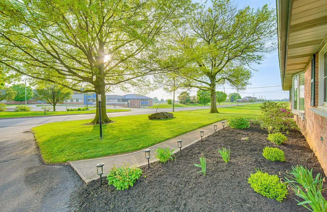 3 Mi To Dutch Wonderland: Serene Home W/ Deck-1