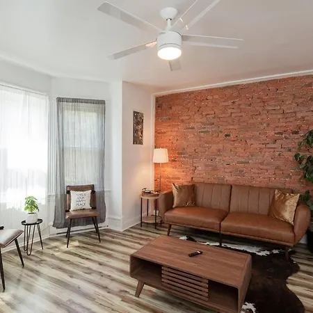 The Urban Suite - Cozy, Furnished Apt In Lancaster-2