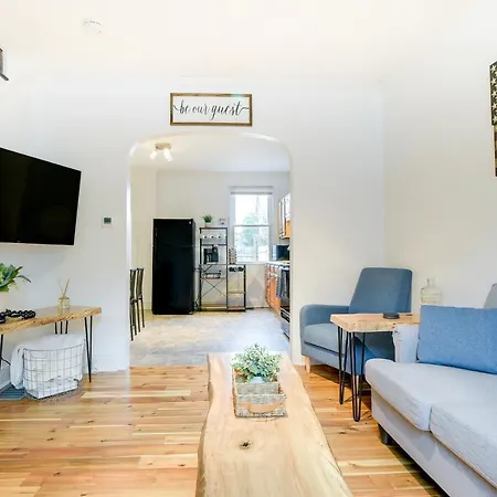 Welcoming Lancaster Townhome With Backyard And Patio!-3