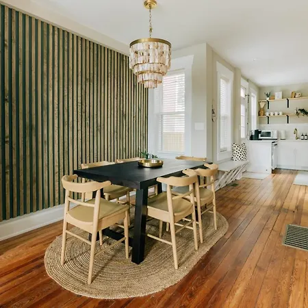 Quaint Boho Home In Lancaster City-3