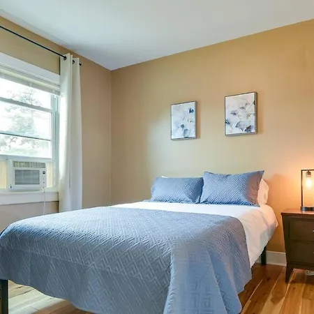 Cozy Retreat In Downtown Lancaster With Backyard Patio-2